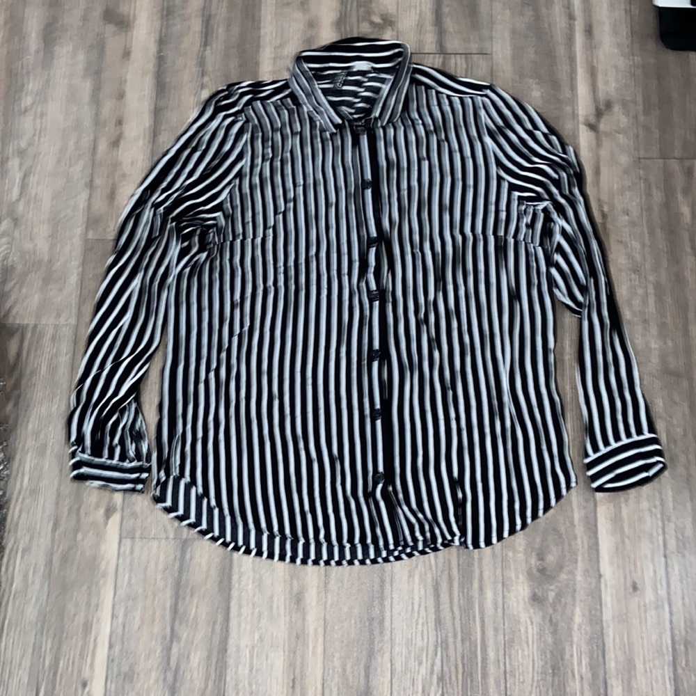 Button down shirt - Picture 3 of 5